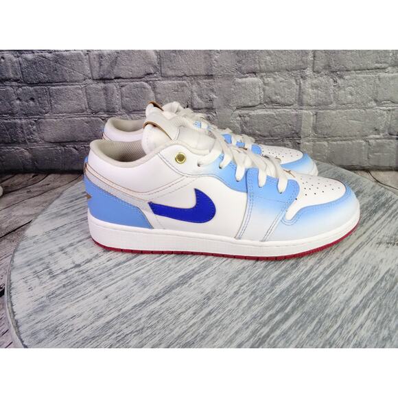 Air Jordan 1 Low SE GS White/Game Royal-White Youth 7Y Women 8.5 VNDS Excellent - Picture 5 of 16